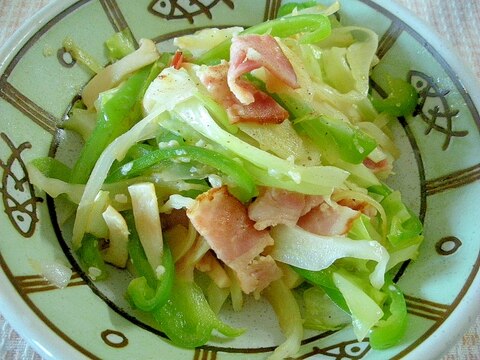 ☆ベーコンとキャベツ、ピーマンの塩麹炒め☆